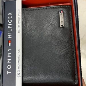 Tommy Hilfiger wallet